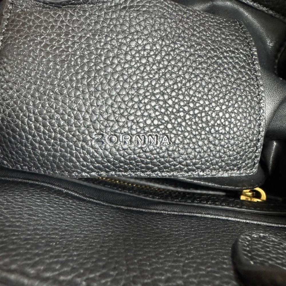 Zornna Veza Bag Black Pebbled Leather Handbag/Crossbody Gold Hardware Chic